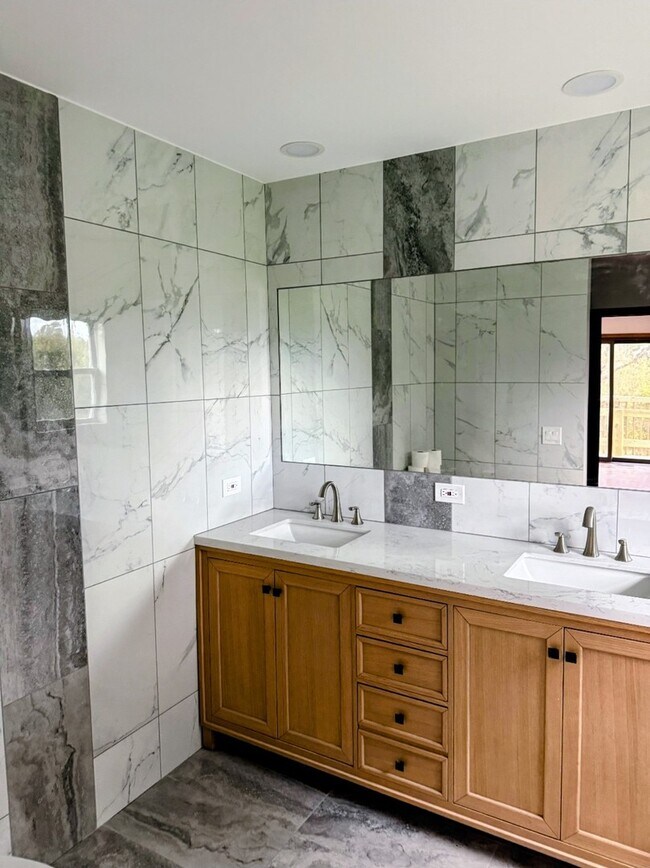 Building Photo - 27996 W Roberts Rd