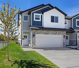 Building Photo - 59 W 275 N