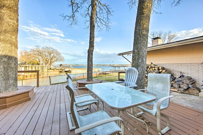 Foto del edificio - 928 Welch Ln