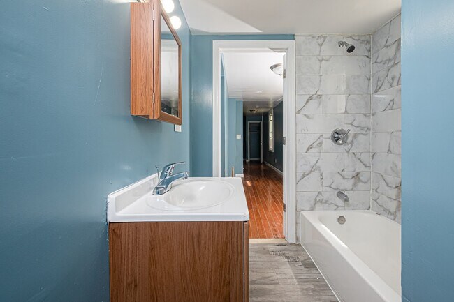 Building Photo - 377 S 18th St