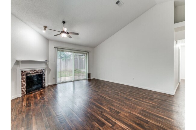 Building Photo - 3709 Huckleberry Dr