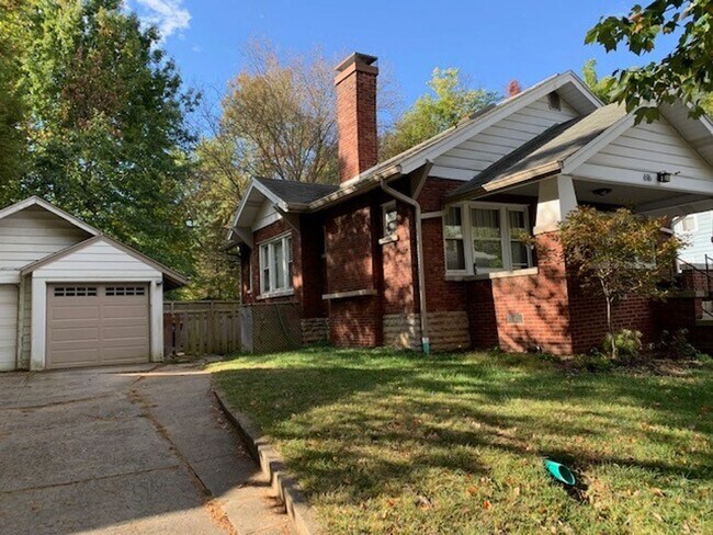 Foto del edificio - Charming, 3 Bed - 3 Bath Historic Home Clo...