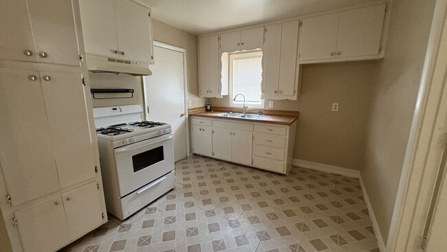 Photo - 2833 SW 48th St House