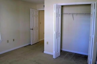 Building Photo - 320 S Jackson St