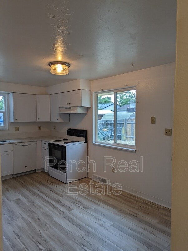Foto del edificio - 16516 E 13th Ave