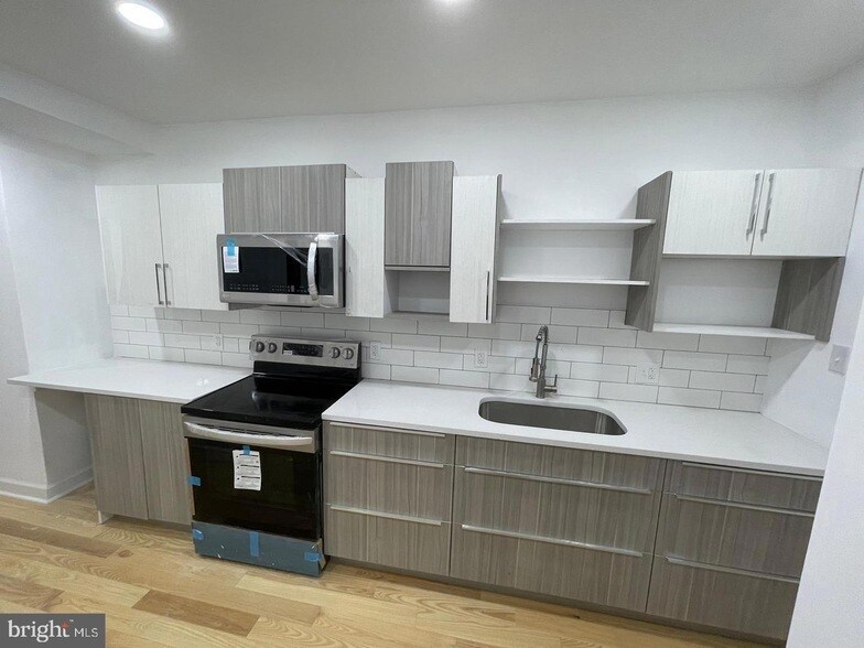 Primary Photo - 2251 N 29th St