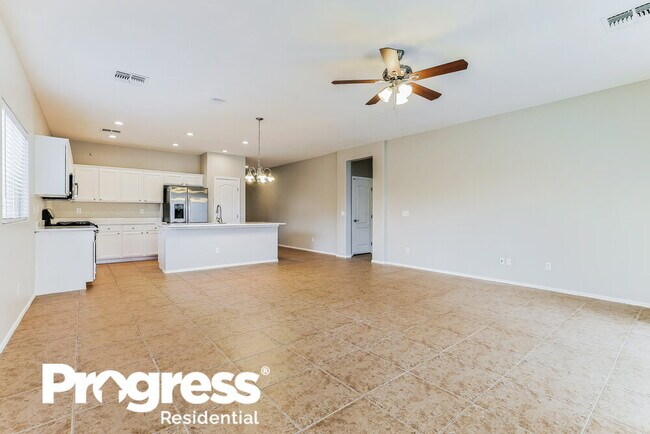 Foto del edificio - 38215 W Santa Clara Ave