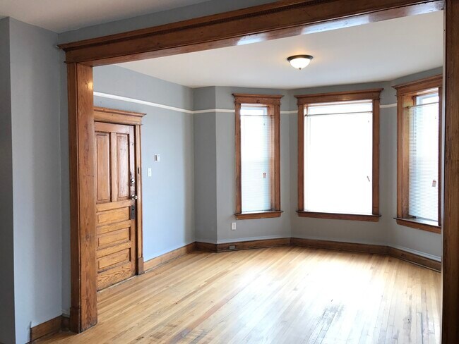 Foto del edificio - 2215 S Albany Ave