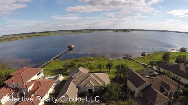 Building Photo - 418 Largovista Dr