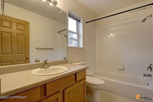 Foto del edificio - RARE FIND! Oceanview 3 Bedroom Home with Garage & Fenced Yard