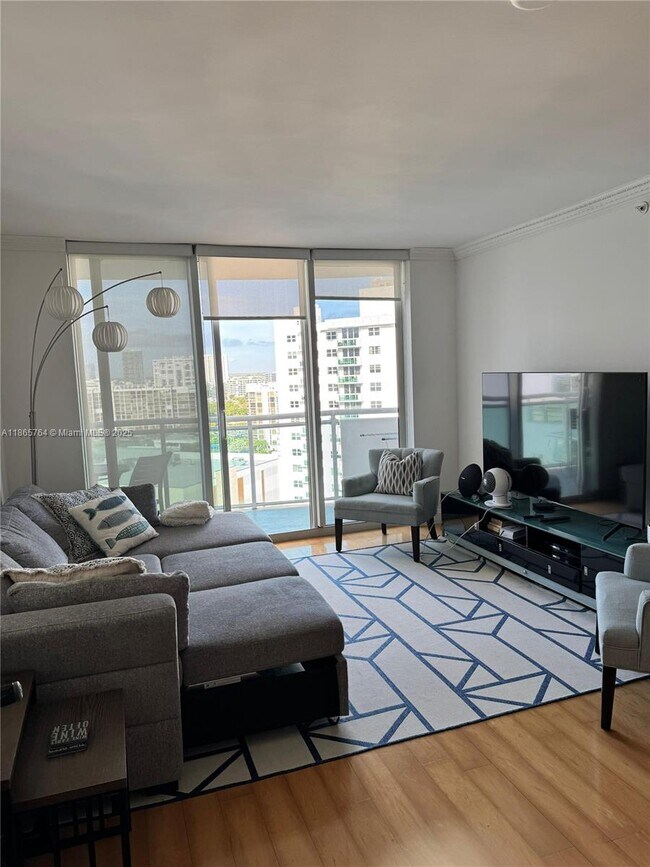 Foto del edificio - 3001 S Ocean Dr