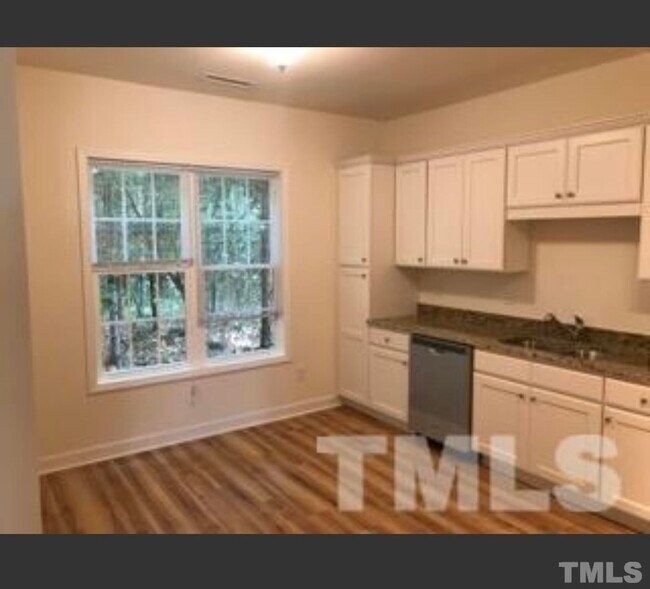 Building Photo - 136 Sunnyview Ln