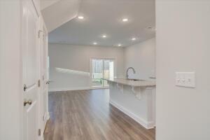 Building Photo - 1201 Vail Dr