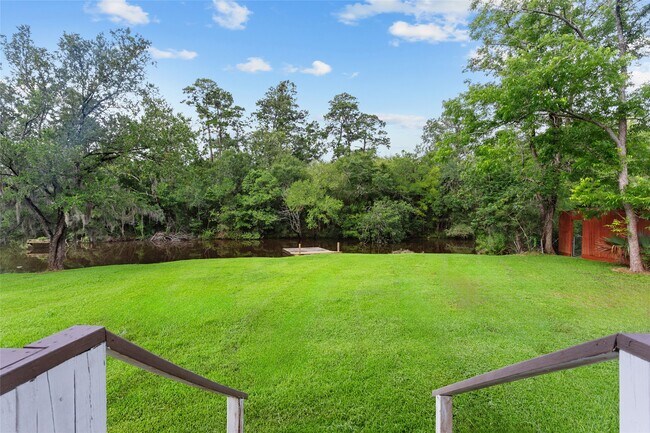 Building Photo - 3310 Oak Dr