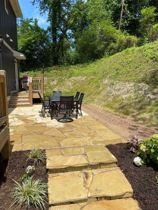 Foto del edificio - 72 Wheeler Rd