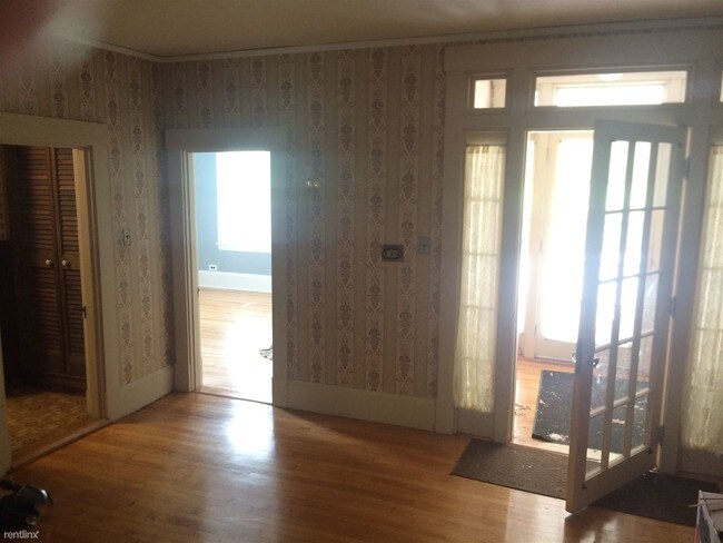 Building Photo - 3 br, 2 bath Apartment - 73 Noble St.