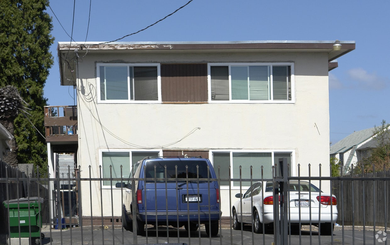 Building Photo - 1629 85th Ave