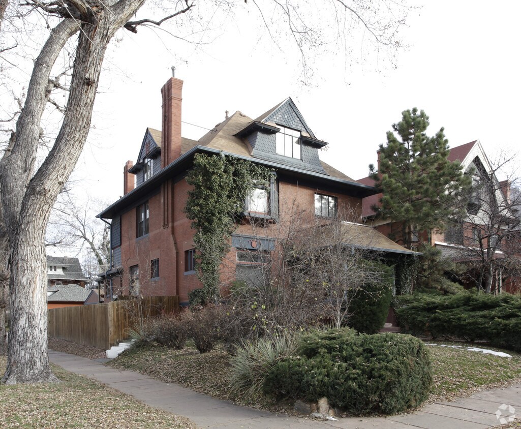 Primary Photo - 872-874 Clarkson St