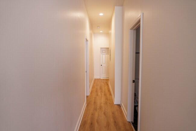 Foto del edificio - 6613 S Vernon Ave