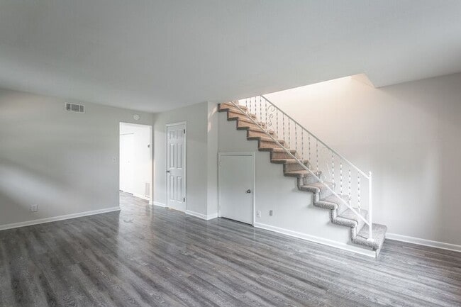 Building Photo - 2404 Briggs Ave