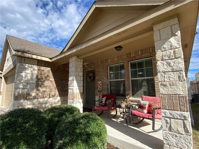 Foto del edificio - 200 Kingfisher Ln