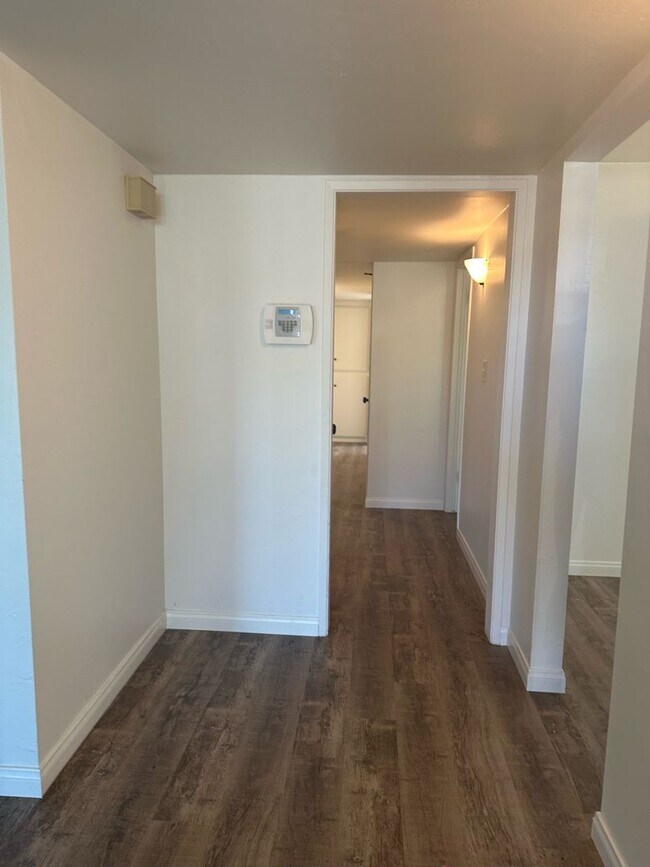 Foto del edificio - 4008 Margalo Ave. - House