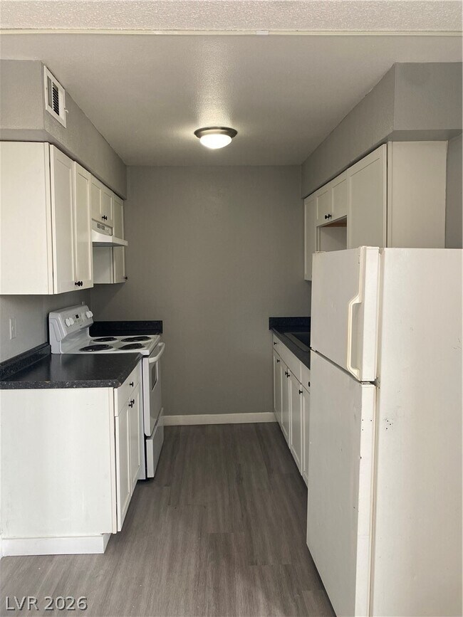 Foto del edificio - 1089 E Desert Inn Rd