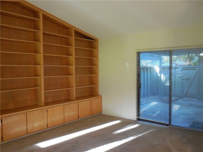 Building Photo - 5003 Fort Clark Dr