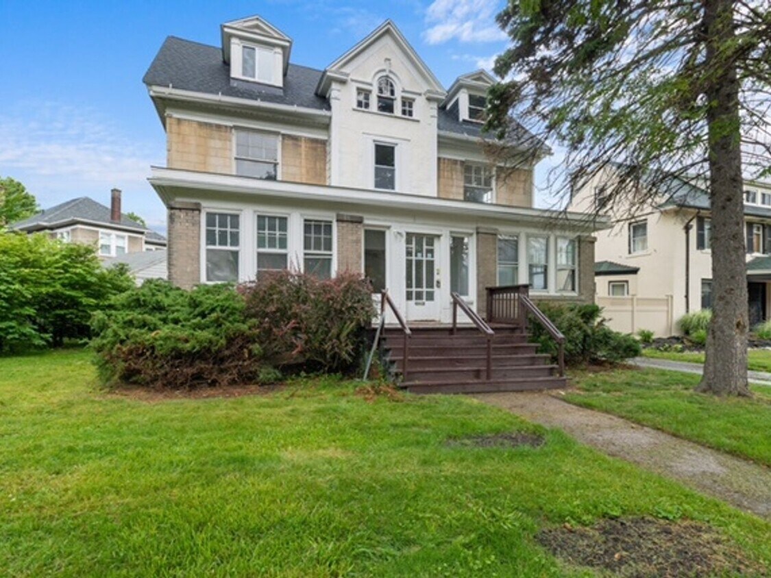 Primary Photo - 3 Bedroom Duplex in Buffalo