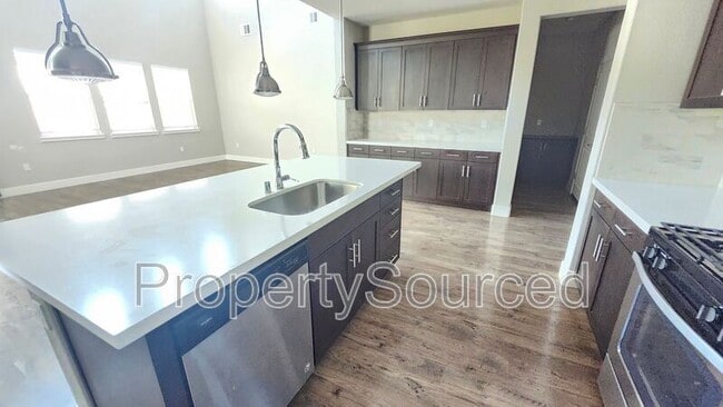 Foto del edificio - 17848 Eastman Ct