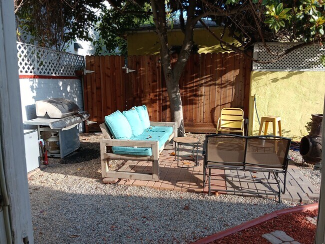 Foto del edificio - 10657 Woodbridge St