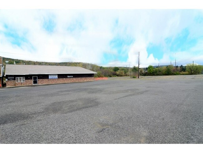 Foto del edificio - 14 Grossett Dr