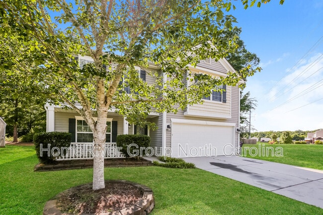 Foto del edificio - 318 Lind Point Ln