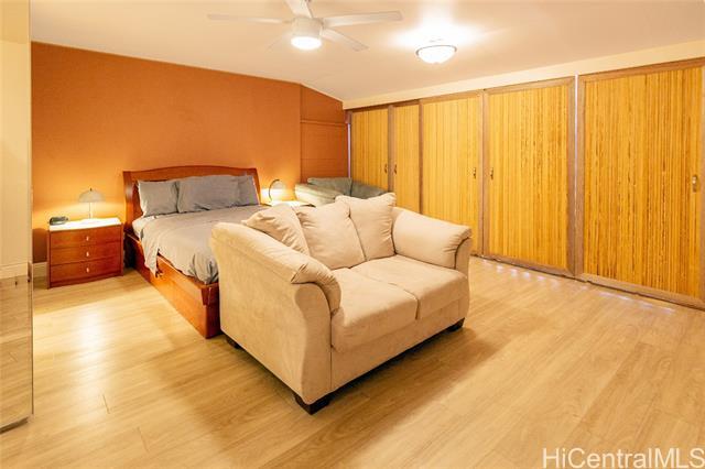 Foto principal - 1560 Kanunu St