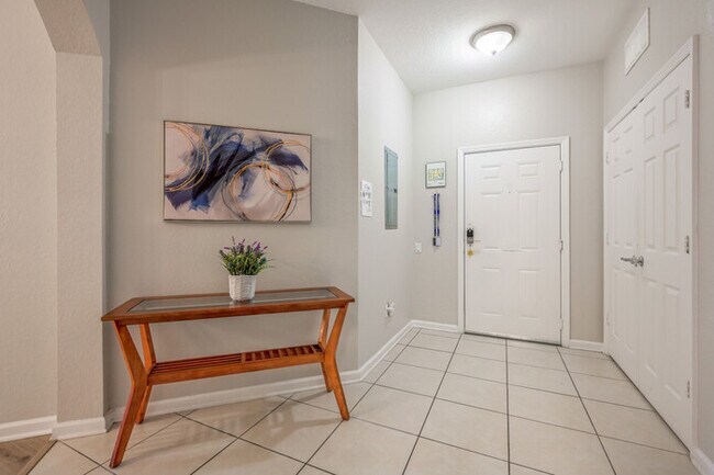 Building Photo - IS1-106 Beautiful Apartment - Across from ...