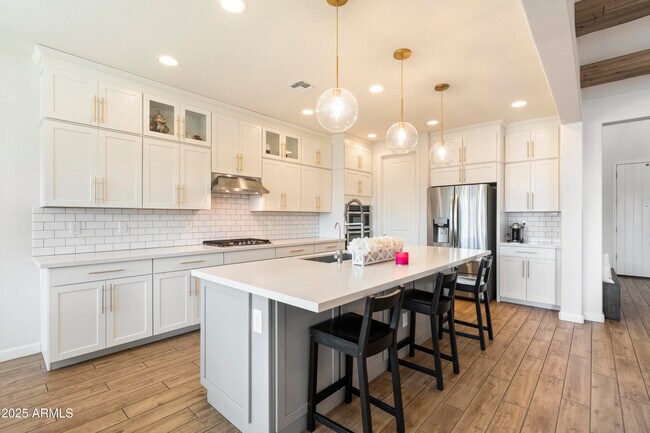 Building Photo - 4050 S Thistle Dr