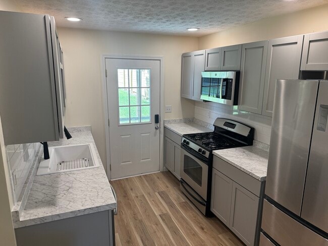 Kitchen - 1221 Payne St