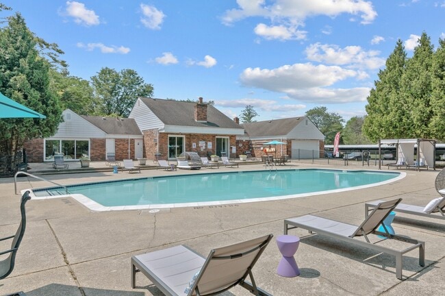 Building Photo - Apple Ridge Apartments - Livonia, MI