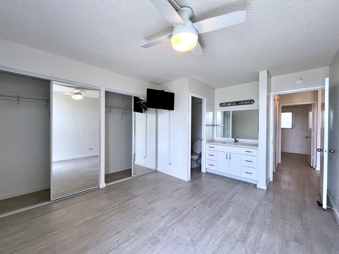 Primary Photo - Stylish 2 Bed / 2 Bath Condo in Colonnade ...