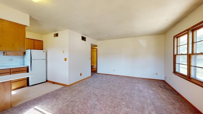 Building Photo - So Affordable and So Cute!