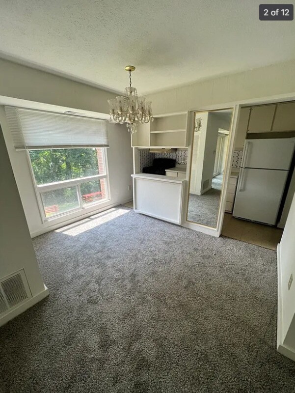 Foto del edificio - 5212 Castlewood Rd