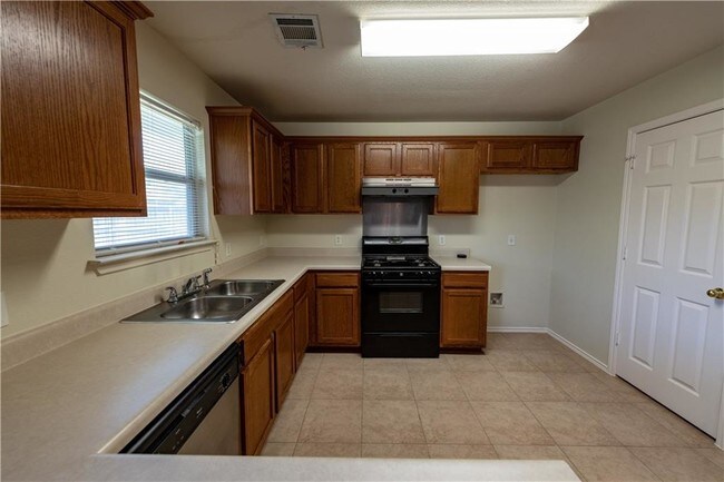 Building Photo - 14212 Sumatra Ln