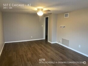 Building Photo - 507 E Chicago