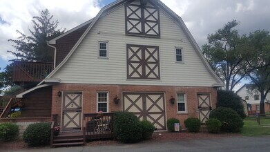 Building Photo - 360 Union St