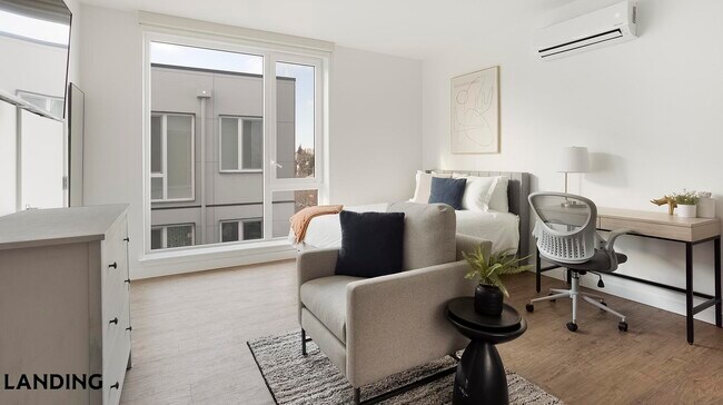 Building Photo - 1419 24th Ave