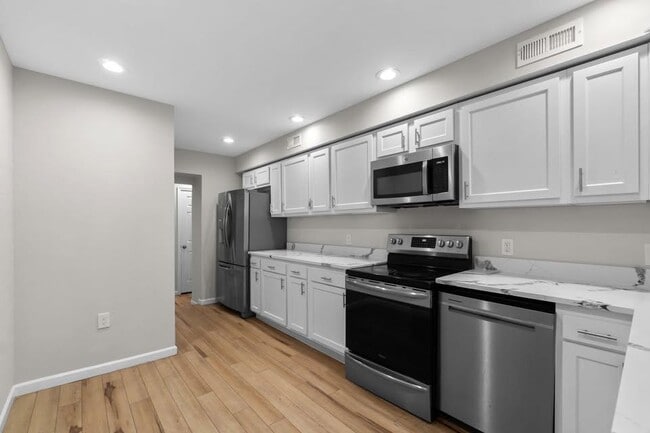Photo - 208 S Durham St Townhome