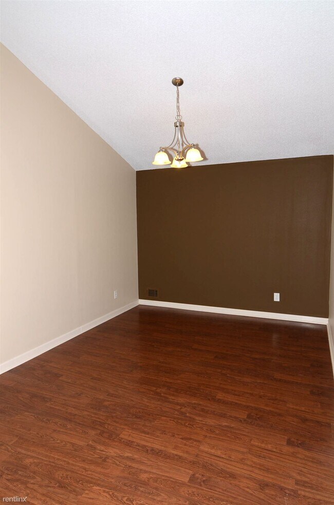 Foto del edificio - 5 br, 3.5 bath House - 5824 WINDERMERE CT