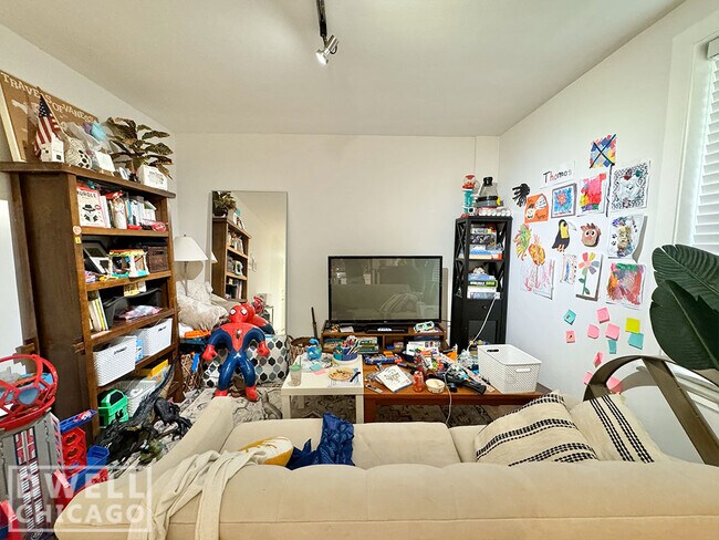 Foto del edificio - 541 W Belmont Ave