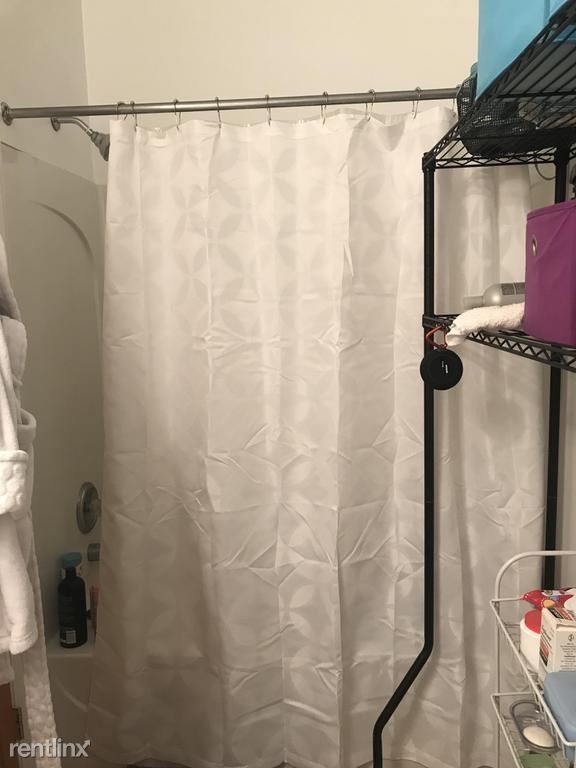 Building Photo - 2304 1/2 E Carson St