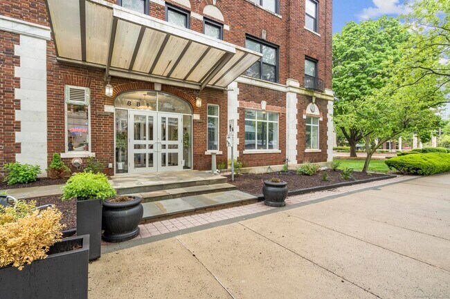 Building Photo - 881 Lafayette Blvd